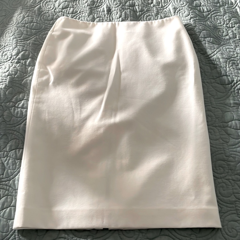 Victorias Secret winter white pencil skirt size 2